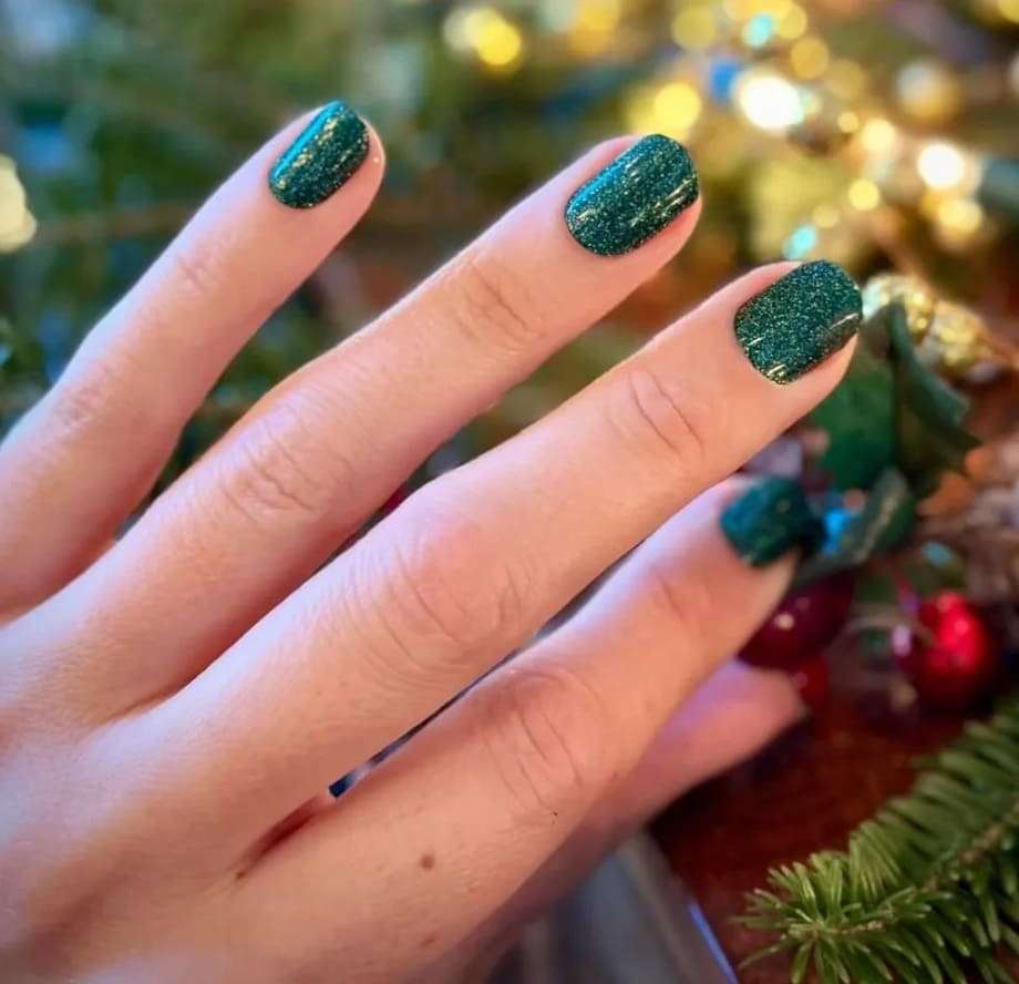 Short Square Deep Green Glitter Short Square Deep Green Glitter β Christmas Nail Colors 2026