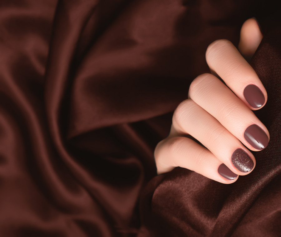 Glossy And Textured Visual Idea Glossy And Textured Visual Idea β Short Winter Oval Nails