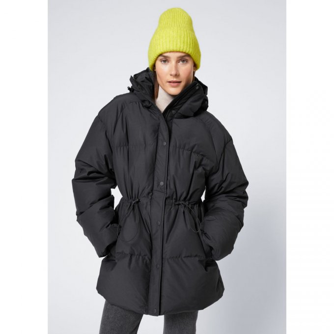 Black Oversized Puffer Jacket with Neon Yellow Beanie — Winter Puffer Jacket Outfits