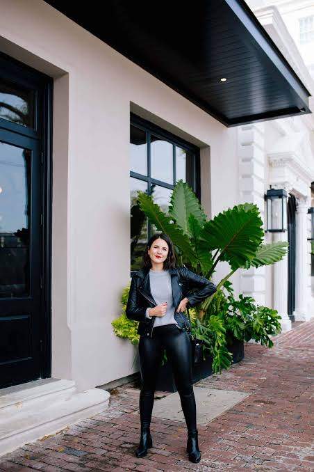 Edgy Evening Casual: Black Faux Leather Leggings with Leather Jacket Edgy Evening Casual: Black Faux Leather Leggings with Leather Jacket β Winter Outfits with Leggings