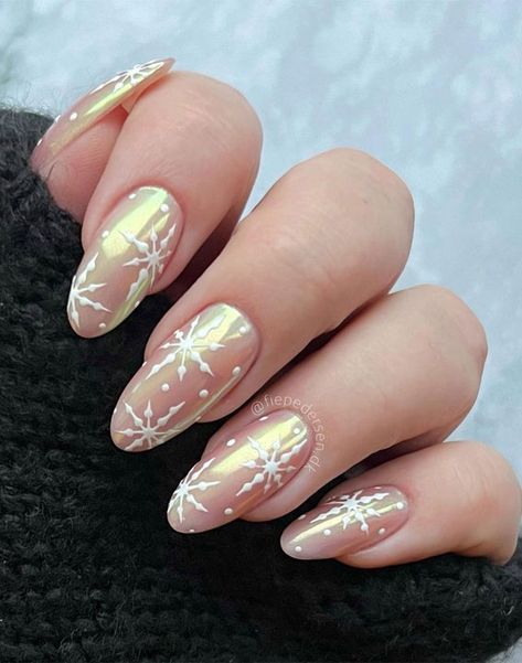 Pearlescent Yellow Snowflakes — Simple Winter Nails