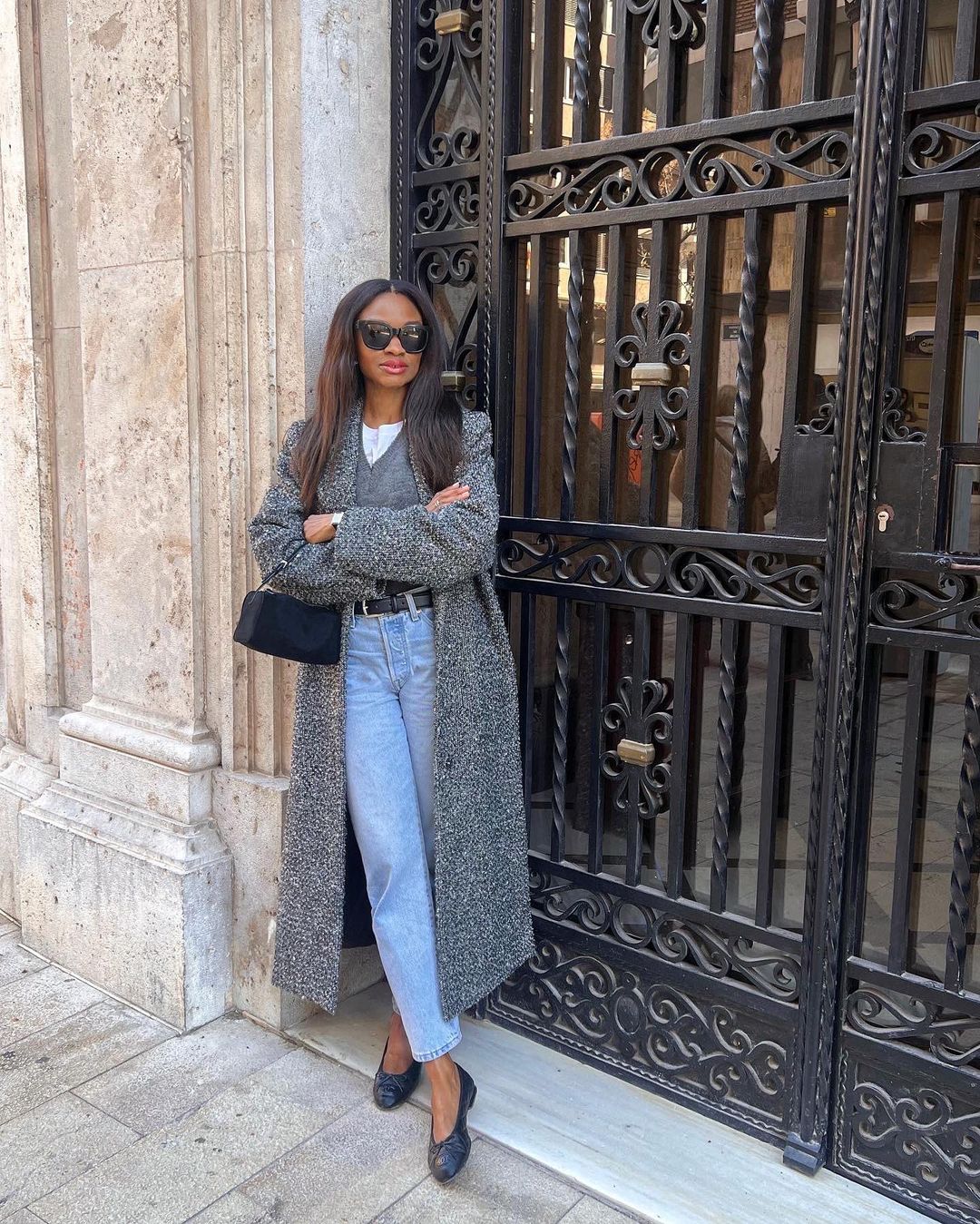 Light Blue Straight-Leg Jeans with Grey Knit Vest and Tweed Coat Light Blue Straight-Leg Jeans with Grey Knit Vest and Tweed Coat β Winter Outfits with Jeans