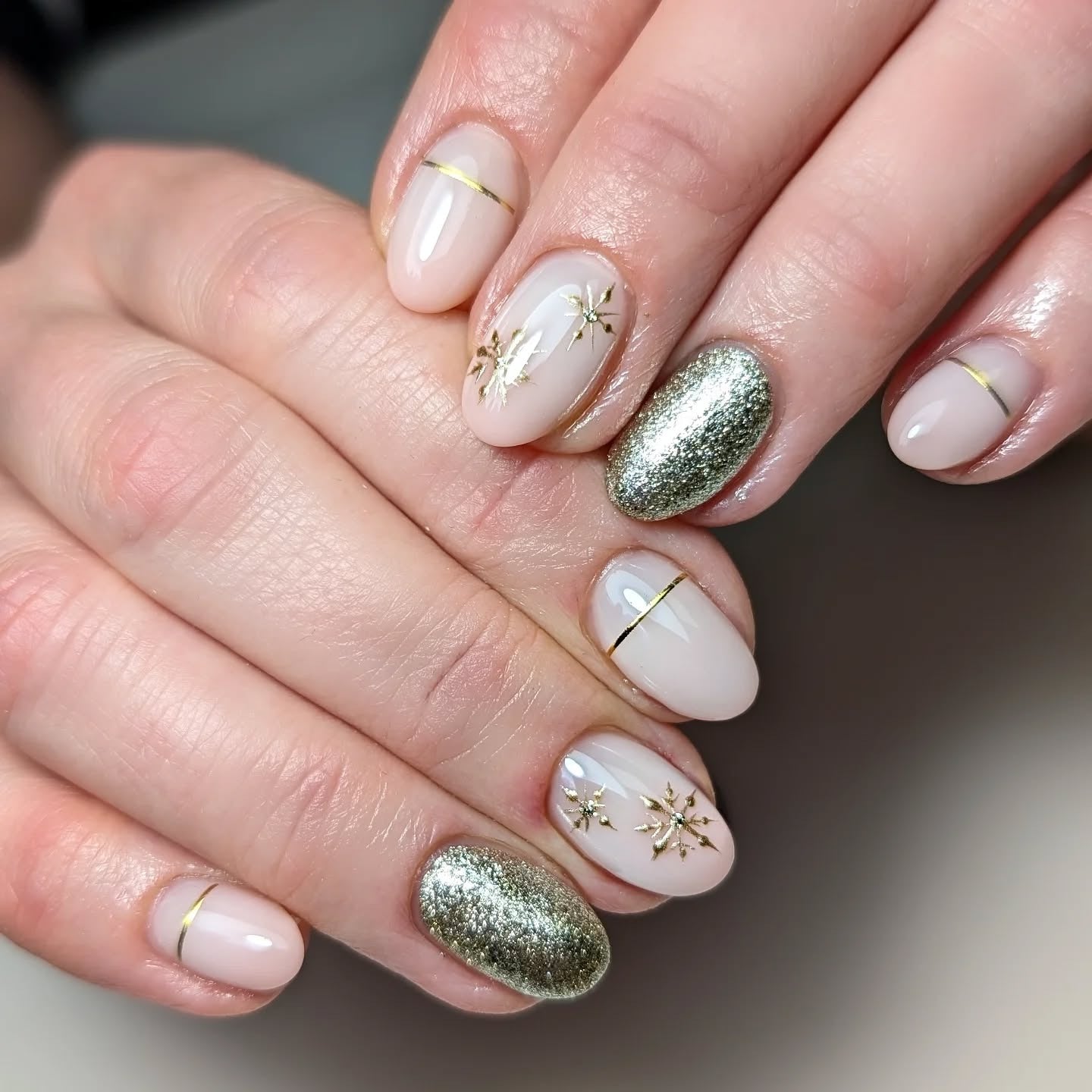 Nude And White With Gold Accents Visual Idea Nude And White With Gold Accents Visual Idea β Winter Gold Nails