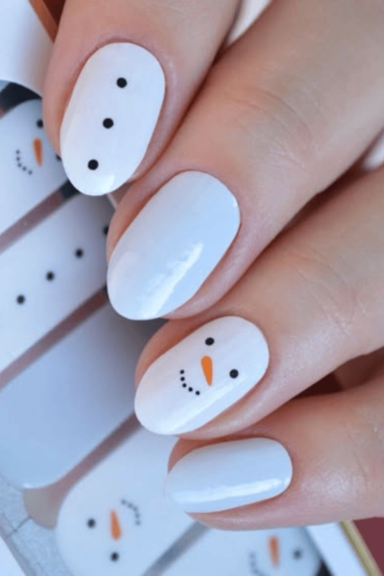 White Snowman Face Medium Oval Nails White Snowman Face Medium Oval Nails β Easy Christmas Nails 2026
