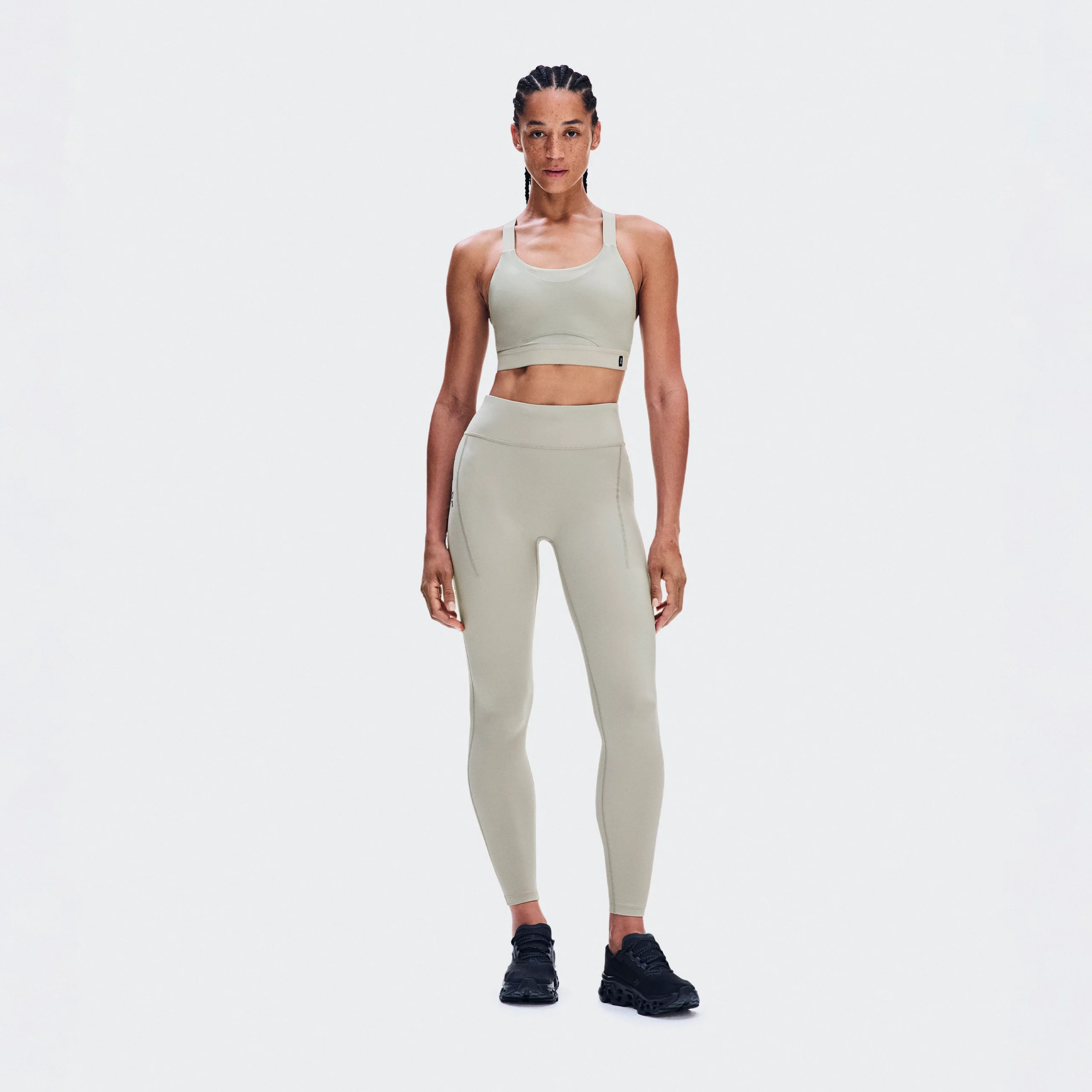 Minimalist Beige Set for Focused Training — Winter Workout Outfits