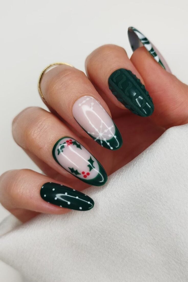 Christmas Visual Idea Christmas Visual Idea β Red and Green Christmas Nails 2026