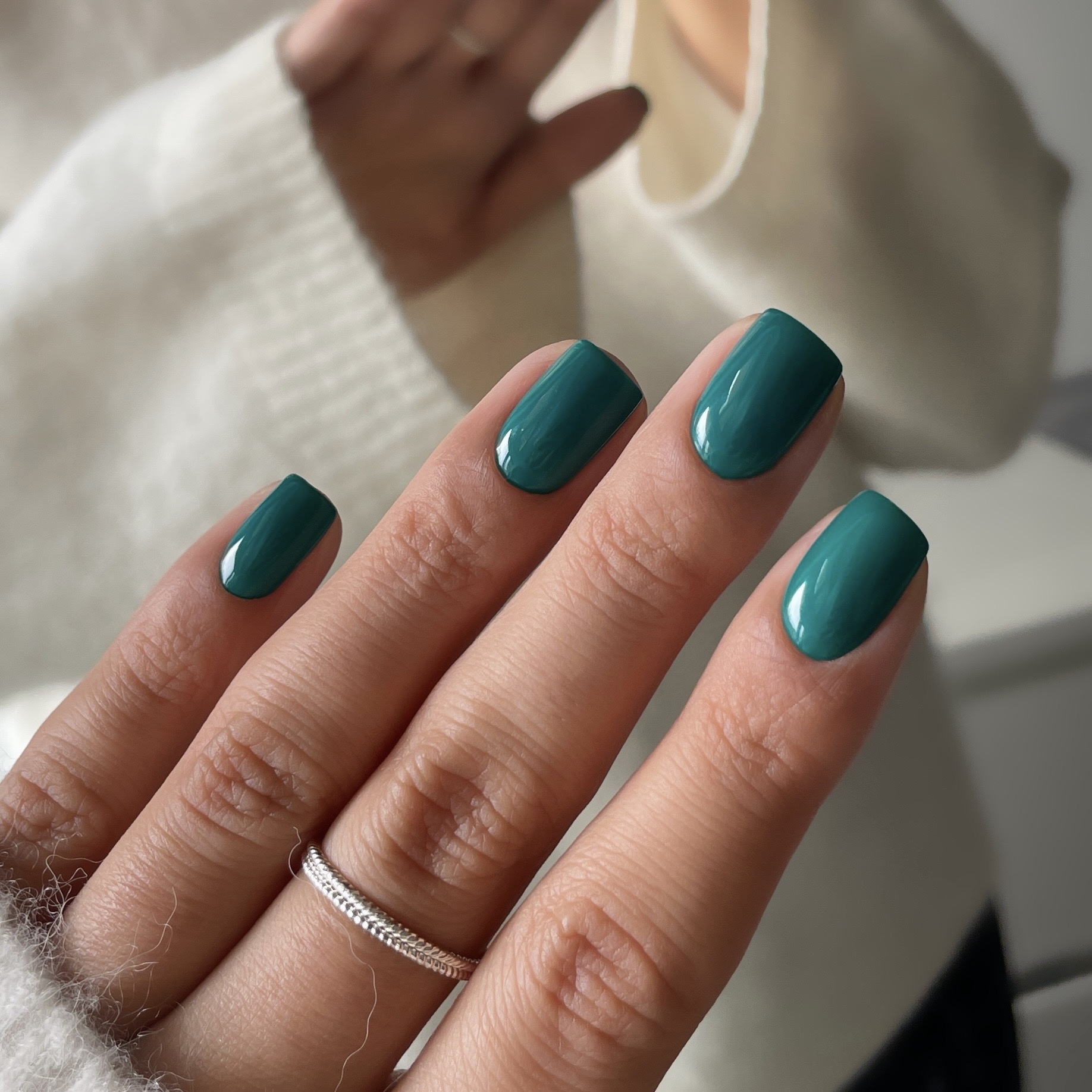 Deep Teal Green Glossy Nails — Short Winter Gel Nails