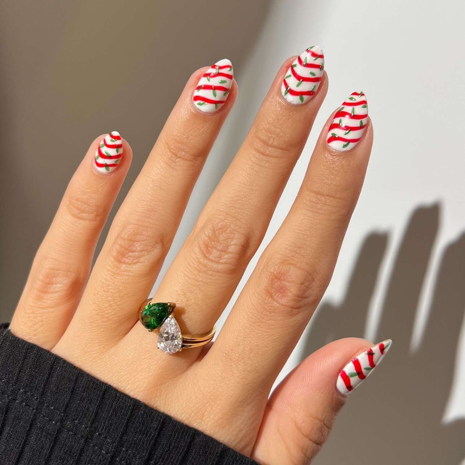Glossy Visual Idea Glossy Visual Idea β Christmas Acrylic Nails 2026