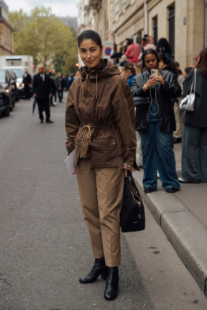 Classic Everyday Outfit: Utility Jacket, Beige Trousers, and Black Ankle Boots — Winter Boots Outfits