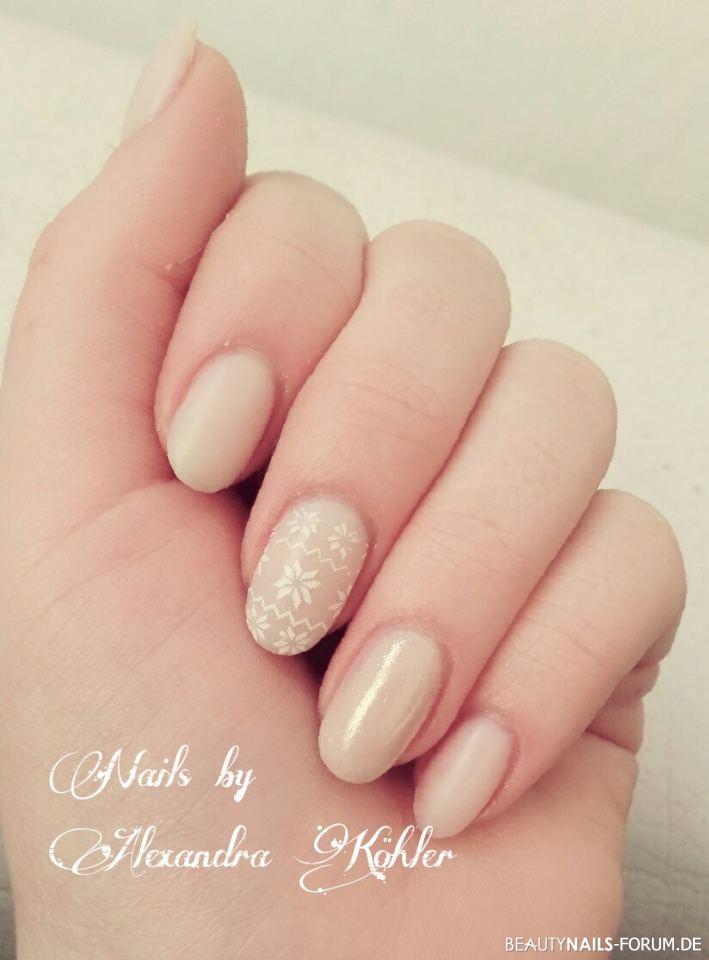 Beige with Gold Shimmer and Snowflake Stamping Beige with Gold Shimmer and Snowflake Stamping β Winter Work Nails