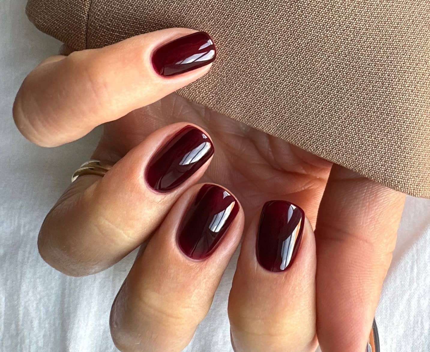 Deep Burgundy Visual Idea Deep Burgundy Visual Idea β Short Winter Oval Nails