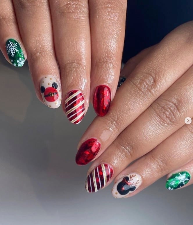 Mickey Reindeer Candy Cane Nails Mickey Reindeer Candy Cane Nails β Disney Christmas Nails 2026