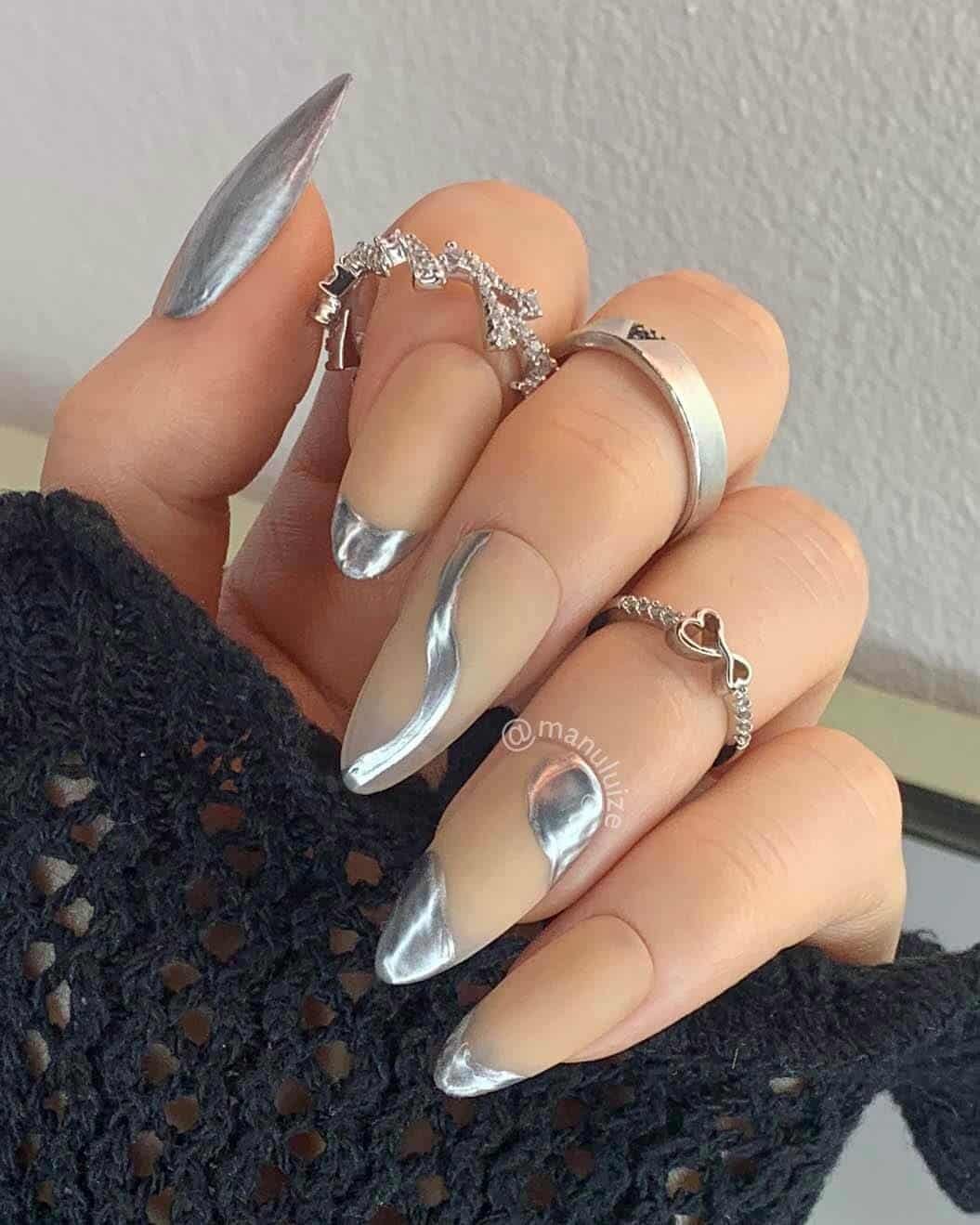 Visual Idea β The Chrome Finish Is Highly Reflective Visual Idea β The Chrome Finish Is Highly Reflective β Silver Chrome Nails