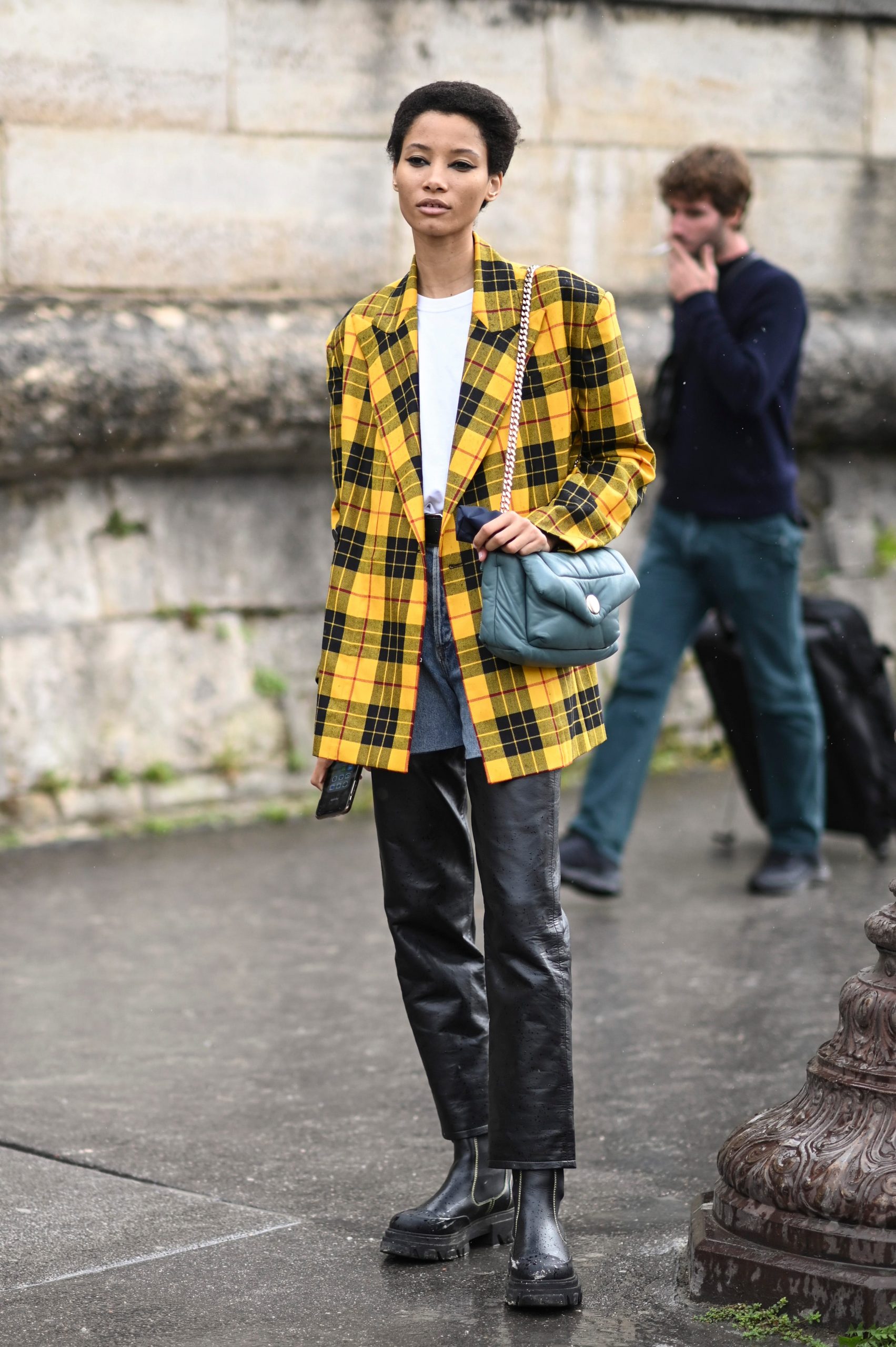 Plaid Blazer with Leather Pants and Quilted Bag Plaid Blazer with Leather Pants and Quilted Bag β Y2K Winter Outfits