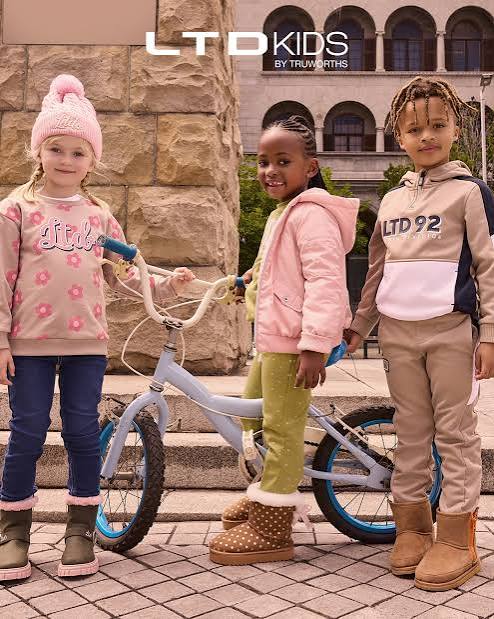 Color-Block Hoodie and Pants for Casual Outdoor Fun Color-Block Hoodie and Pants for Casual Outdoor Fun β Winter Outfits for Kids