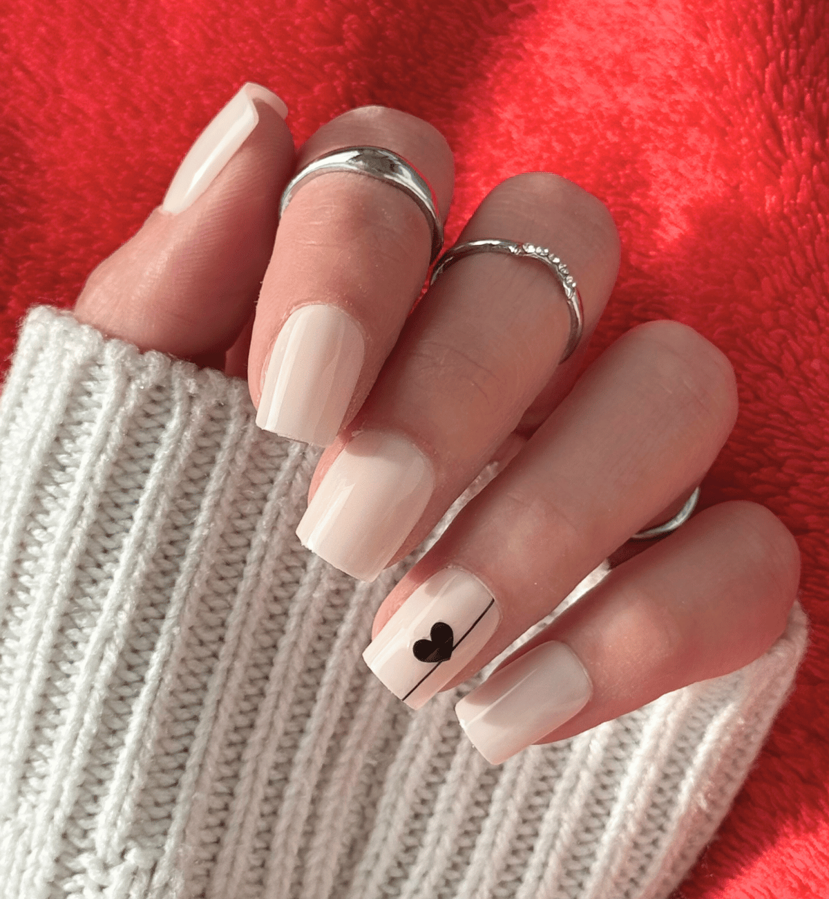 Pale Beige with Black Heart Accent Nails — Short Winter Gel Nails
