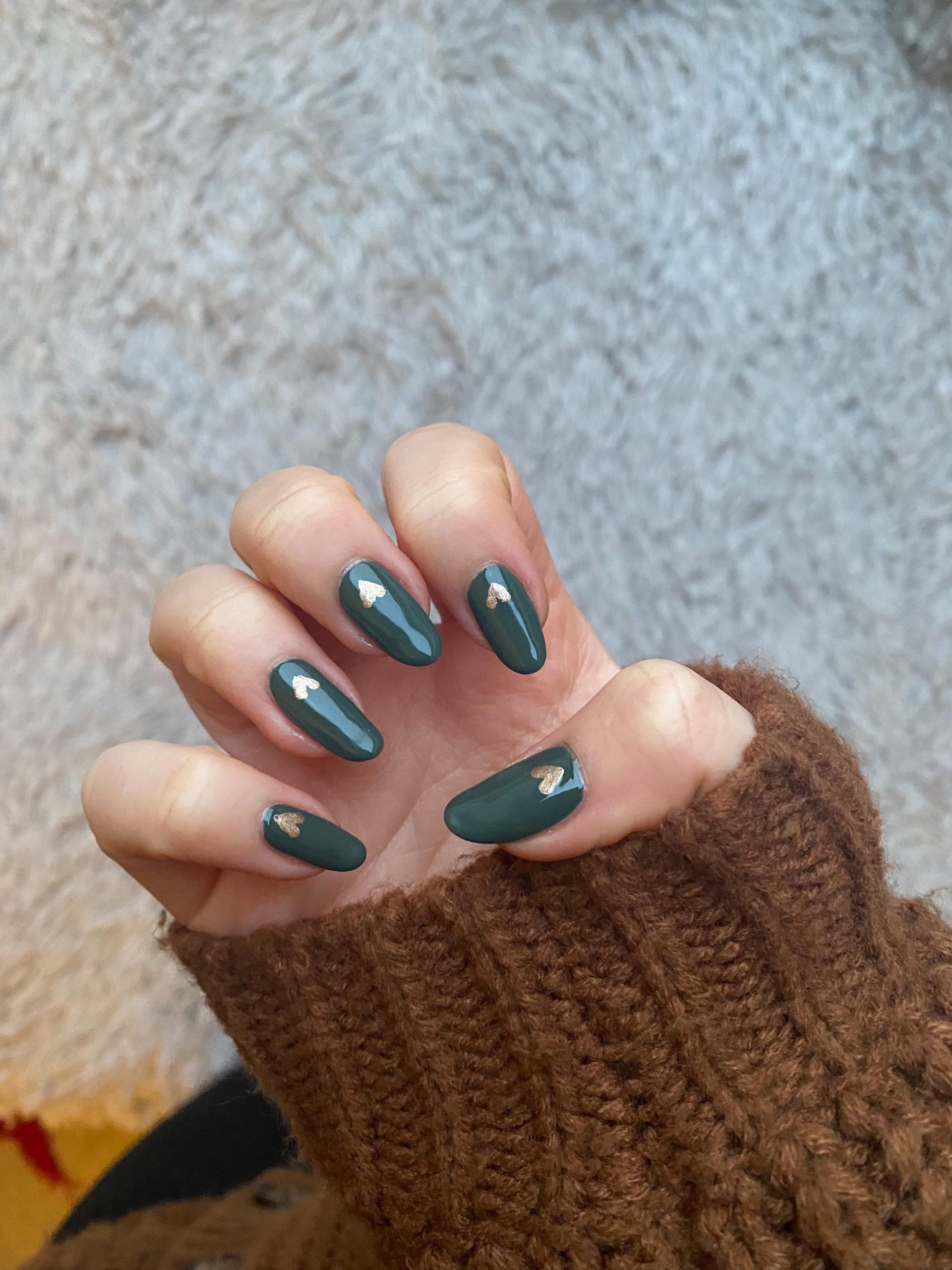 Winter Visual Idea — Dark Green Winter Nails