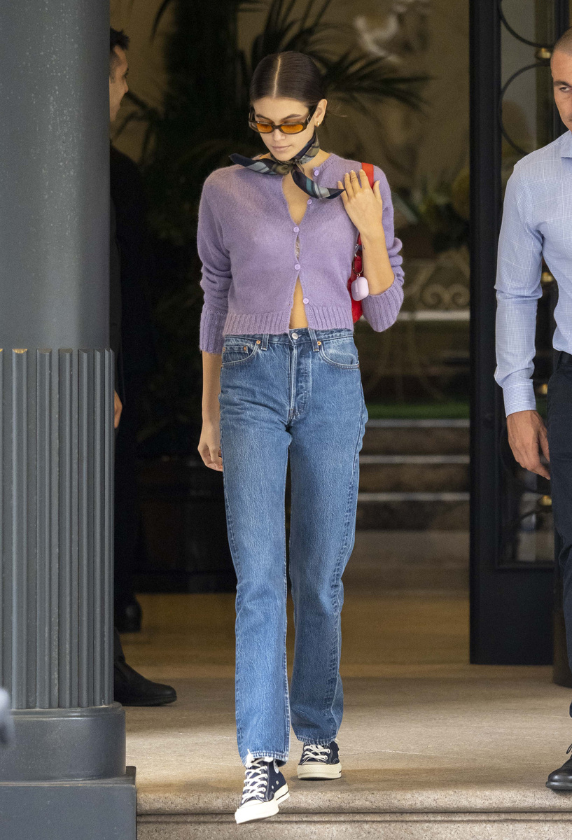 Purple Cropped Cardigan with Blue Jeans and Sneakers — Cardigan Outfits
