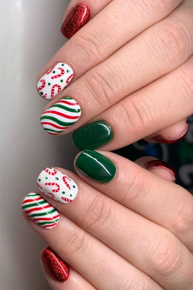 Candy Cane Nail Art Visual Idea Candy Cane Nail Art Visual Idea β Red and Green Christmas Nails 2026