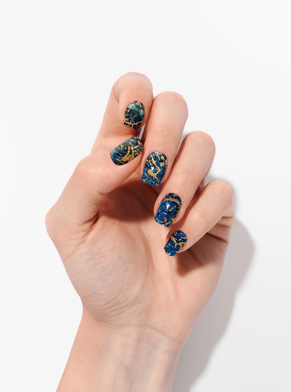 Deep Blue Gold Marbling Nails — Short Winter Gel Nails