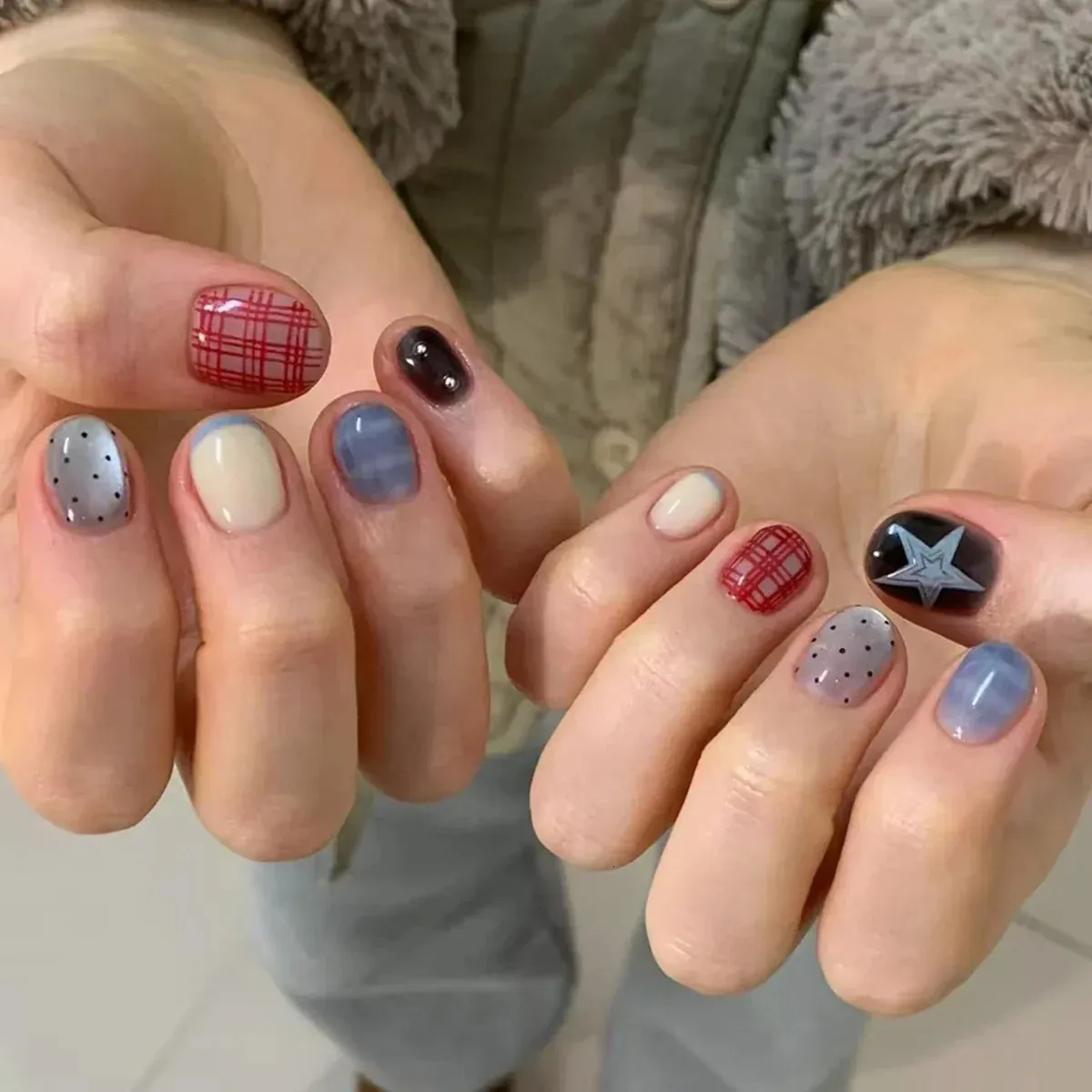 Casual Visual Idea Casual Visual Idea β Short Winter Oval Nails
