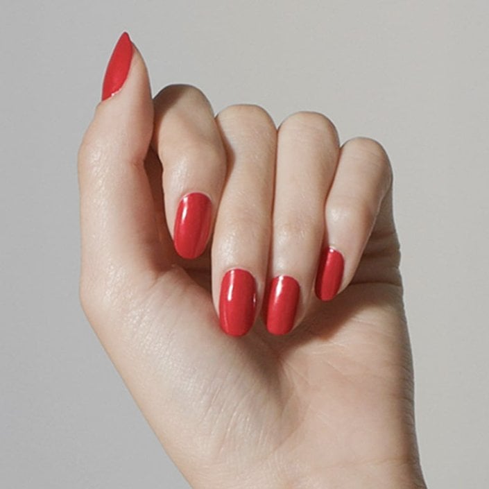Vibrant Cool-Toned Red Oval Nails Vibrant Cool-Toned Red Oval Nails β Winter Nail Colors