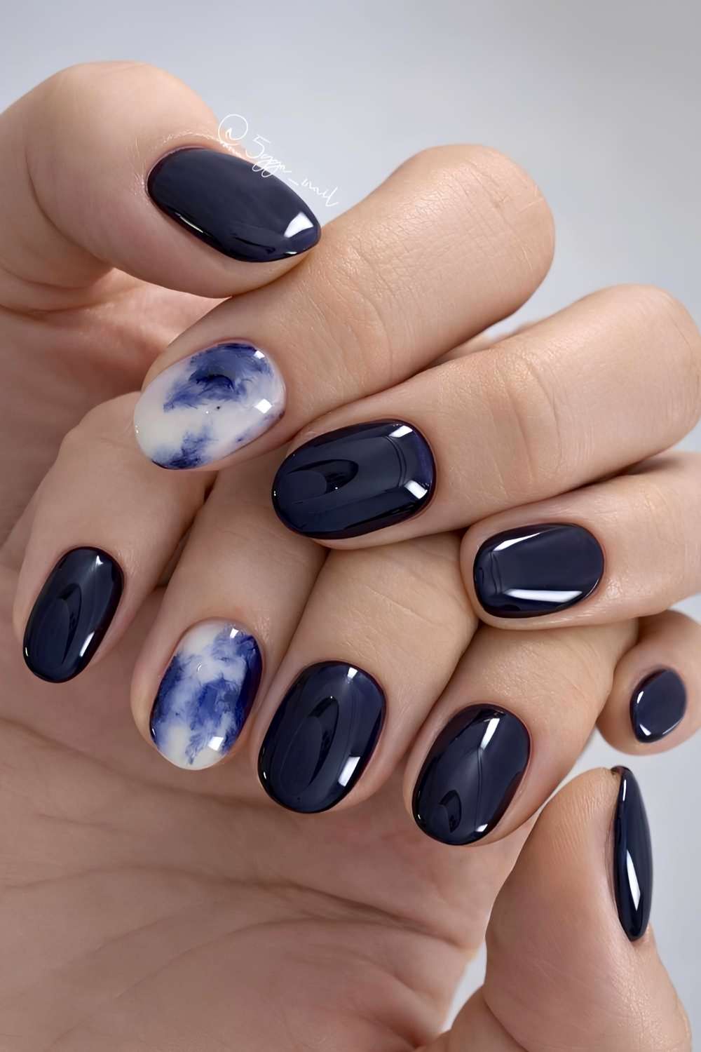 Navy Blue Marble Accent Nails — Winter Marble Nails