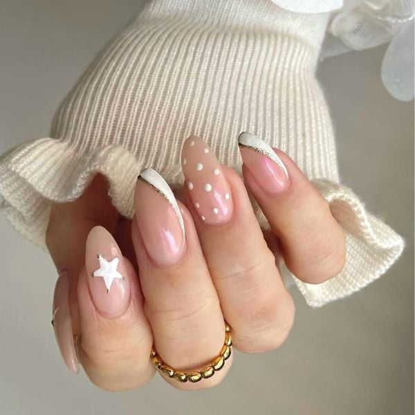 Winter Casual Visual Idea — Cozy Winter Nails