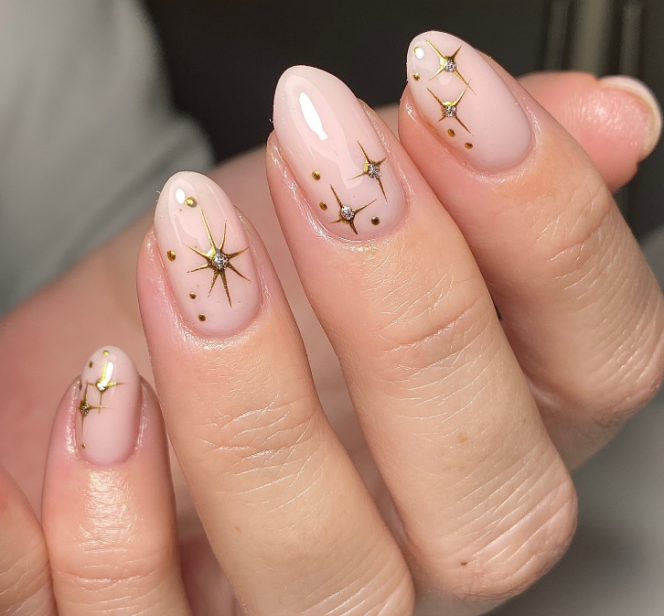 Glossy Visual Idea Glossy Visual Idea β New Years Nails 2027