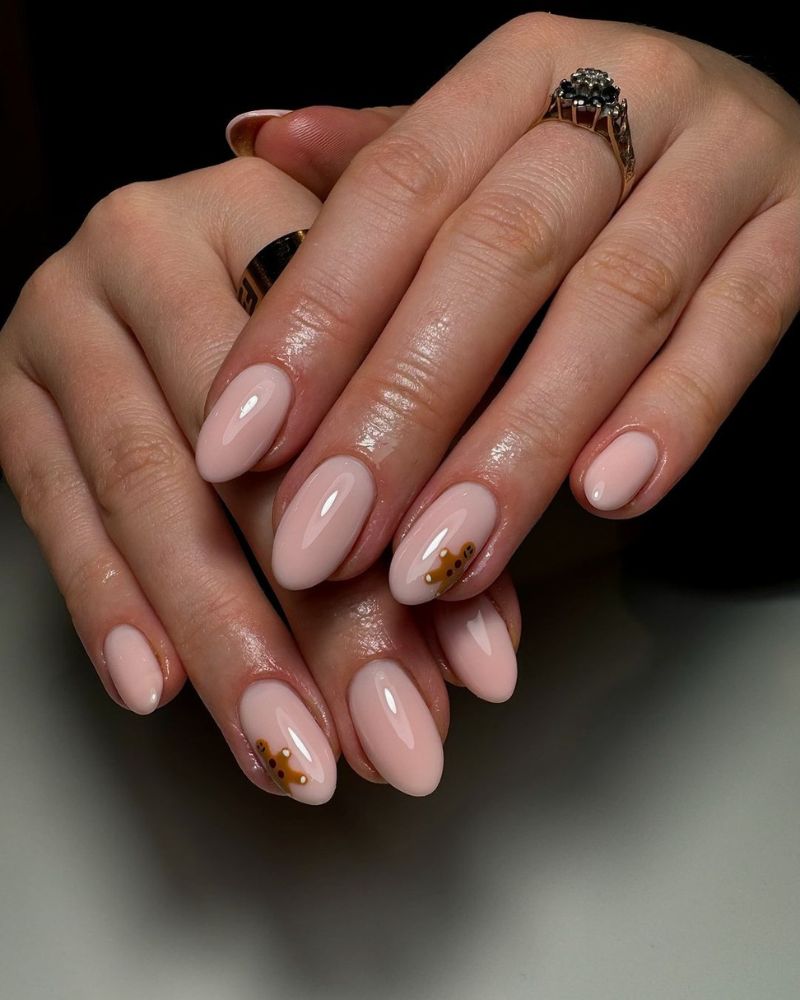 Pale Pink with Cute Gingerbread Man Art Pale Pink with Cute Gingerbread Man Art β Classy Short Winter Nails
