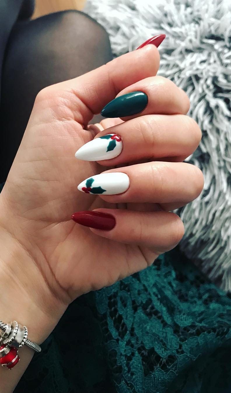 Festive Green and Red with Holly Accents Festive Green and Red with Holly Accents β Christmas Nail Art 2026