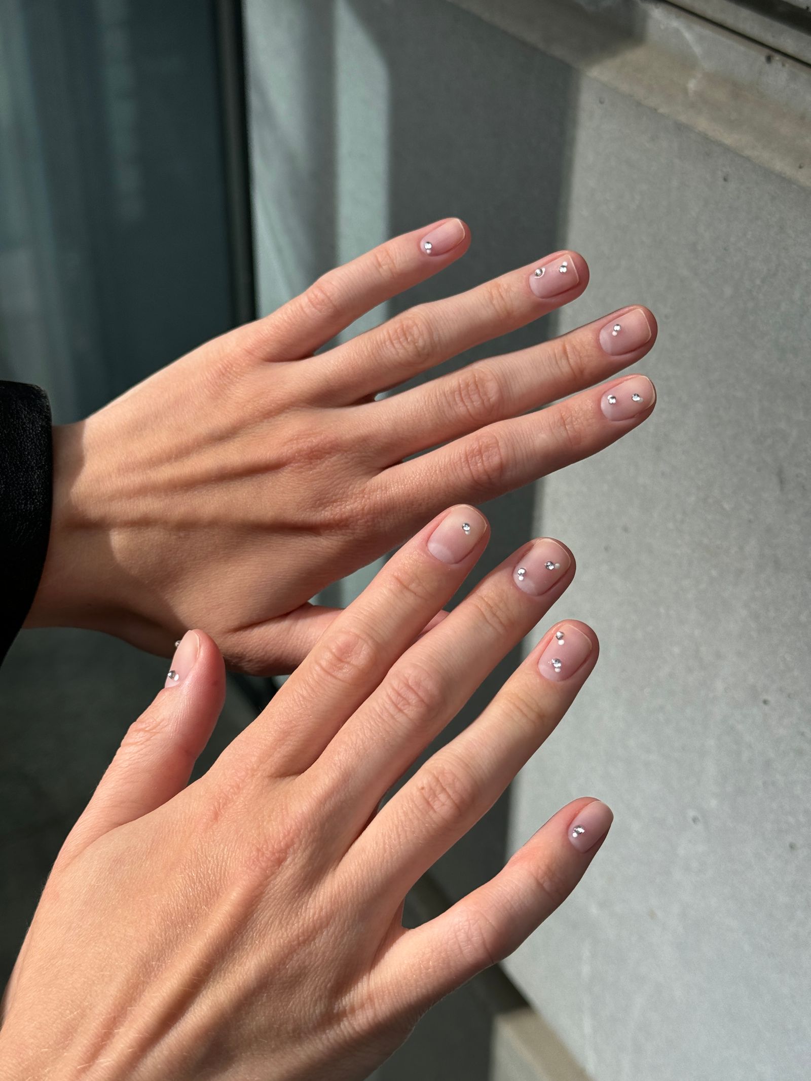Glossy Visual Idea Glossy Visual Idea β Winter Nude Nails