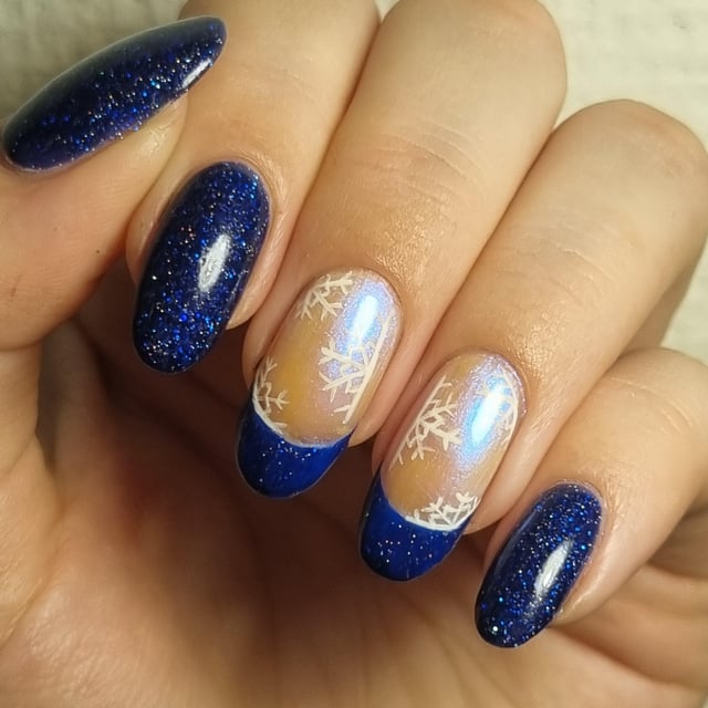 Deep Blue Glitter with Iridescent Snowflakes — Winter Glitter Nails