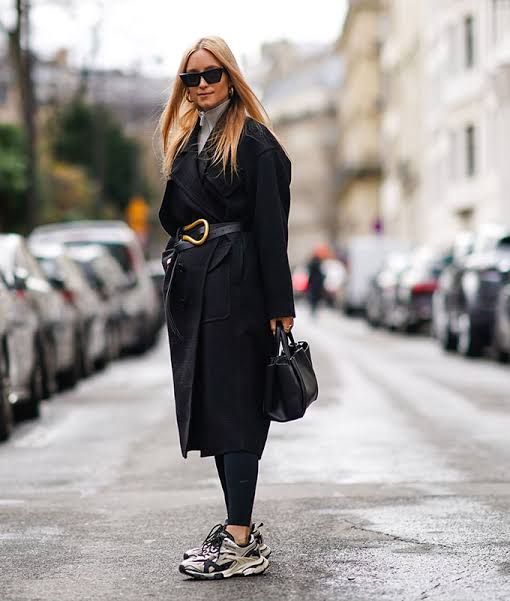 Longline Wool Coat with Casual Sneakers for Petite Frames Longline Wool Coat with Casual Sneakers for Petite Frames β Winter Outfits for Petite Women