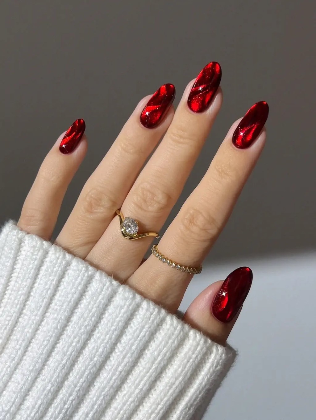 Shimmer Cat-Eye Effect Visual Idea Shimmer Cat-Eye Effect Visual Idea β Wine Christmas Nails 2026