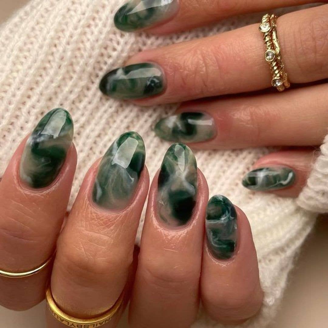 Translucent Green Marble on Medium Oval Nails — Winter Marble Nails