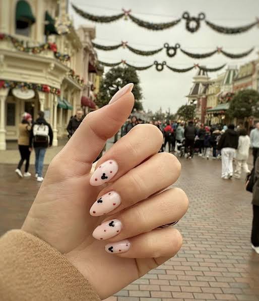 Subtle Mickey Mouse Oval Nails Subtle Mickey Mouse Oval Nails β Disney Christmas Nails 2026