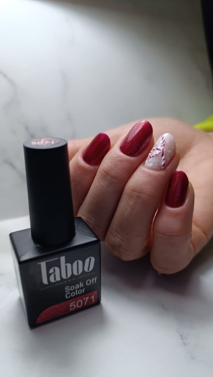Glittery And Glossy Short Oval Red Glitter with Candy Cane Accent — Red Christmas Nails 2026