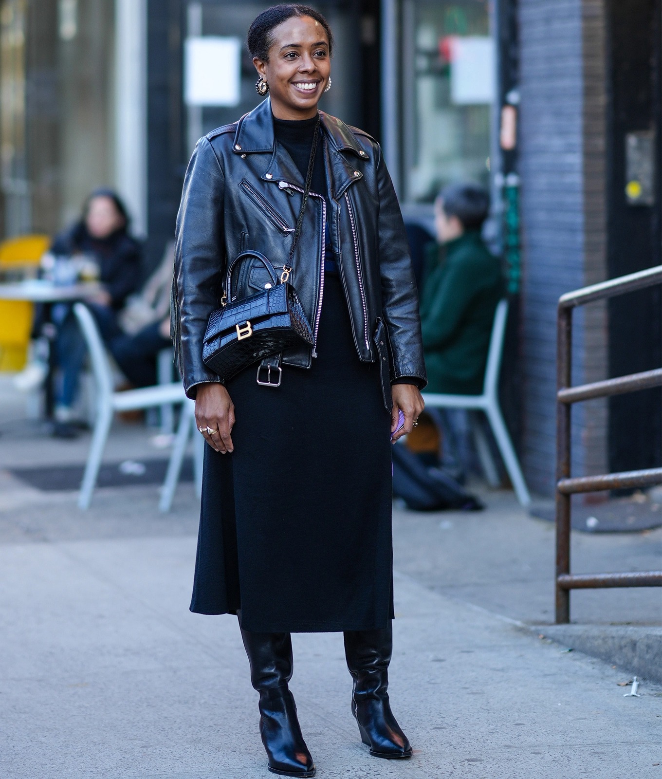 Monochromatic Black Leather Look for a Chic Evening Monochromatic Black Leather Look for a Chic Evening β Winter Date Night Outfits