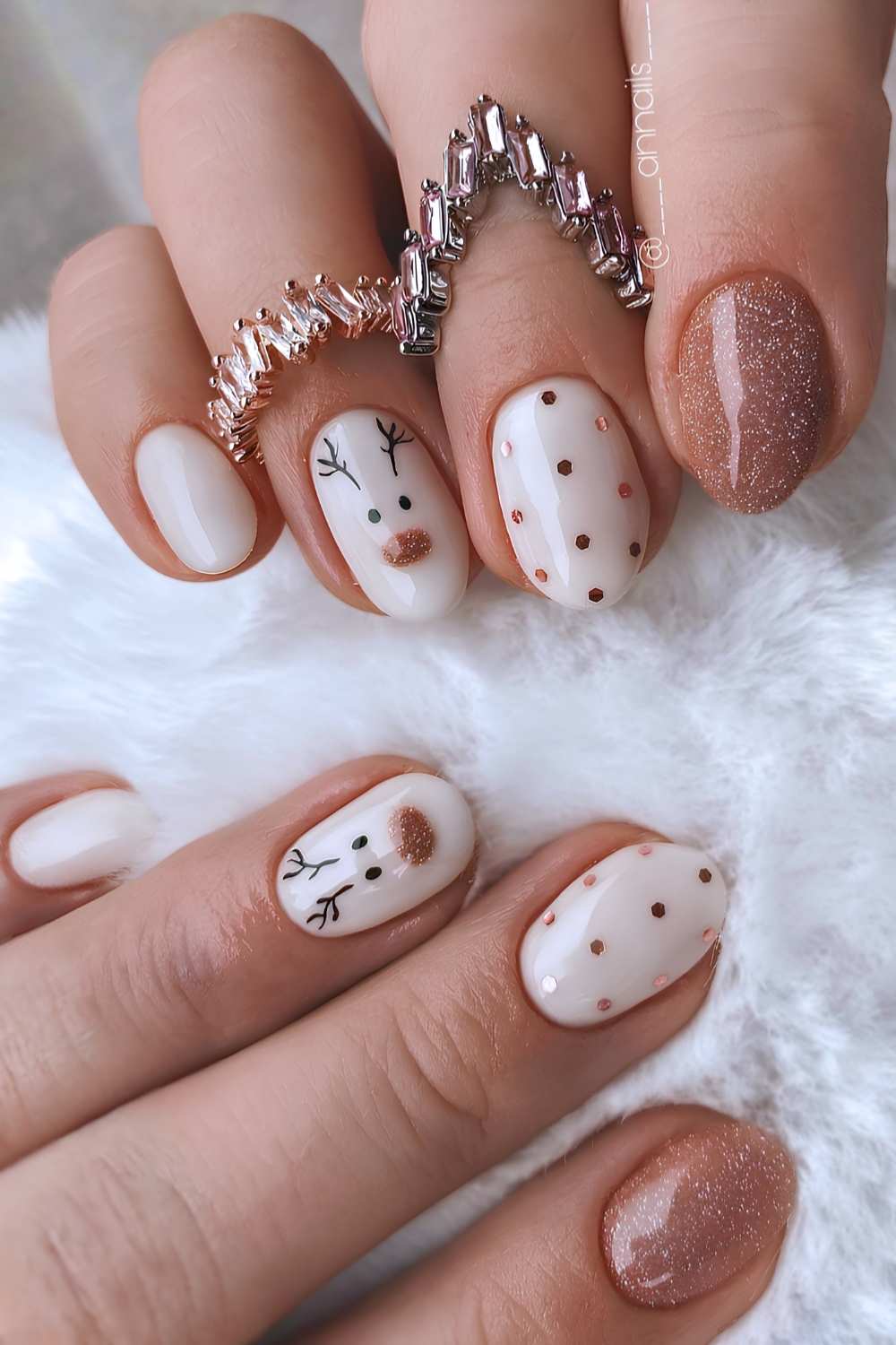 Winter Holiday Visual Idea Winter Holiday Visual Idea β Clean Girl Winter Nails