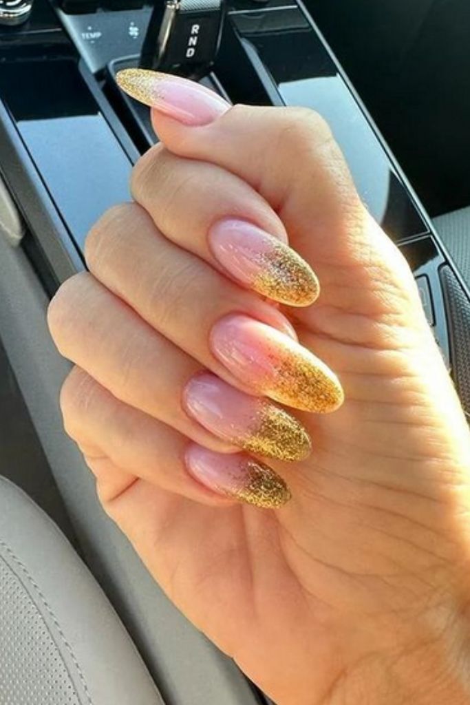 One Hand Visual Idea One Hand Visual Idea β Sparkly New Years Nails 2027