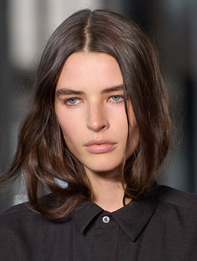 Chin-Length Straight Dark Brown Bob Chin-Length Straight Dark Brown Bob β Winter Haircuts for Women