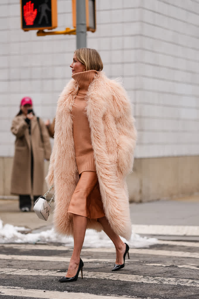 Voluminous Light Peach Shaggy Faux Fur Coat: Styling Variation — Faux Fur Coat Outfits