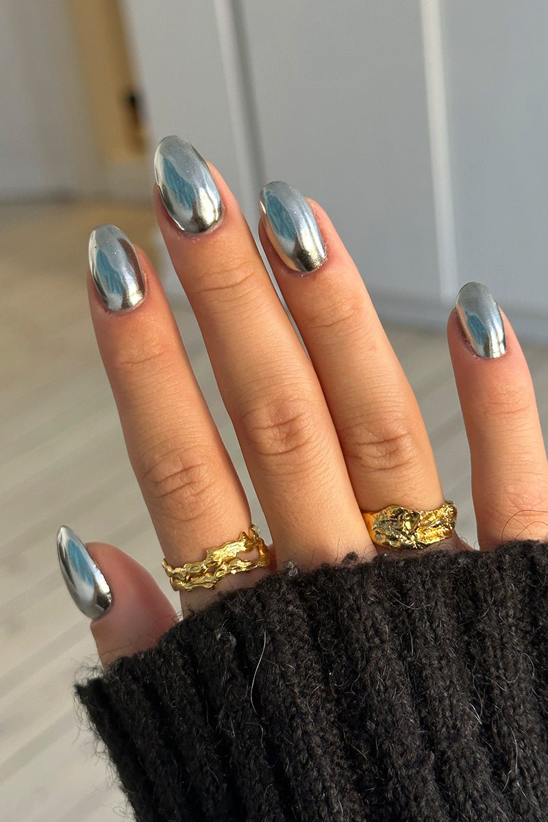 Nail Shape And Length E G Medium Almond Visual Idea Nail Shape And Length E G Medium Almond Visual Idea β Silver Chrome Nails