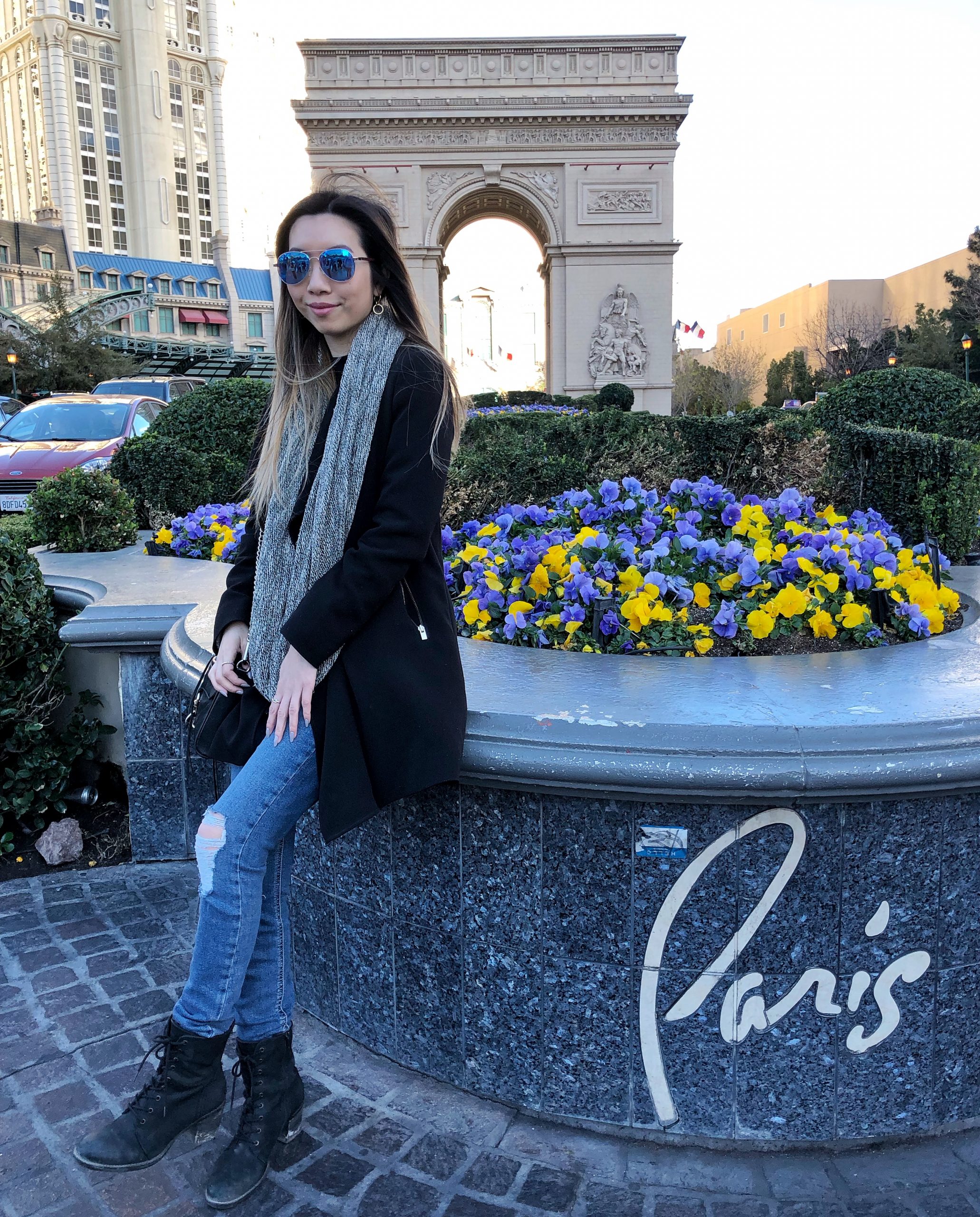 Sharp Black Coat with Slim Jeans and Grey Scarf Sharp Black Coat with Slim Jeans and Grey Scarf β Las Vegas Winter Outfits