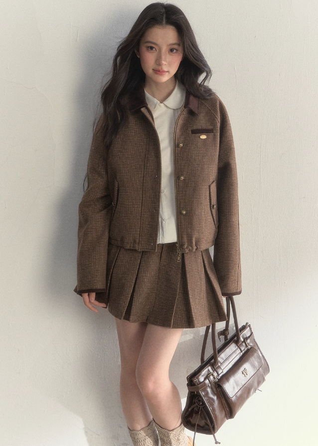Plaid Jacket and Pleated Mini Skirt Uniform Look Plaid Jacket and Pleated Mini Skirt Uniform Look β Preppy Winter Outfits