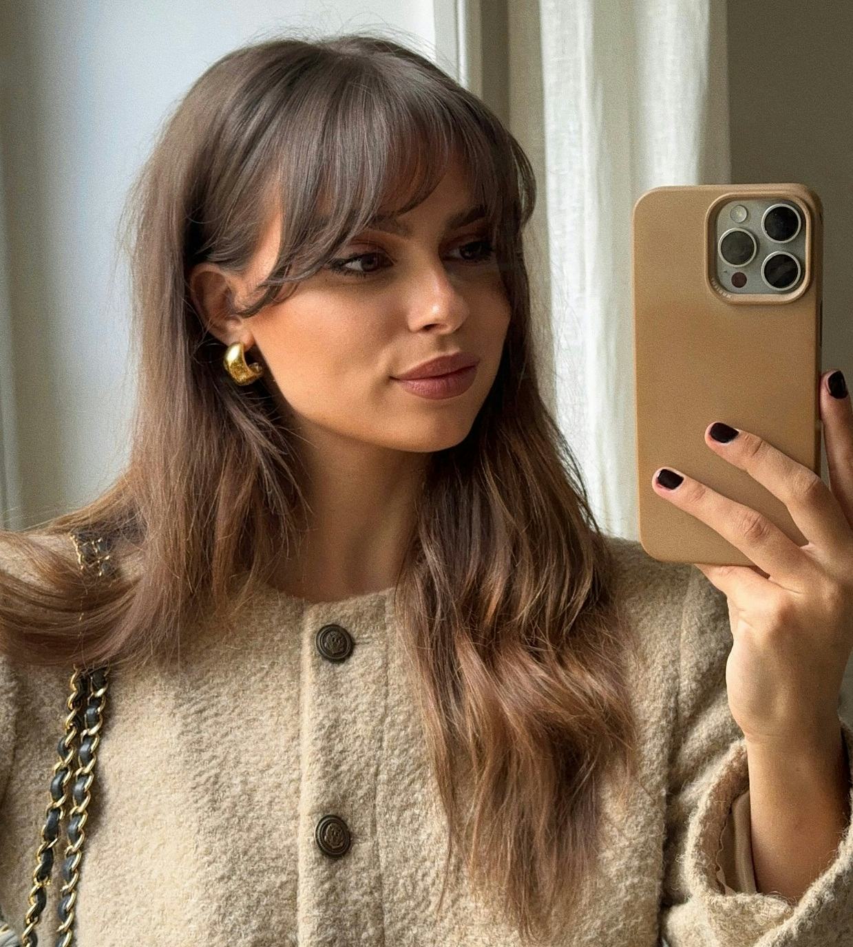 Layered Shag Visual Idea Layered Shag Visual Idea β Winter Haircuts for Long Faces