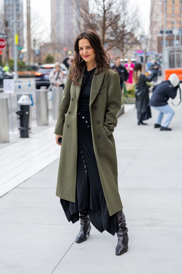 Olive Green Double-Breasted Coat with Asymmetric Skirt Olive Green Double-Breasted Coat with Asymmetric Skirt β Winter Work Outfits