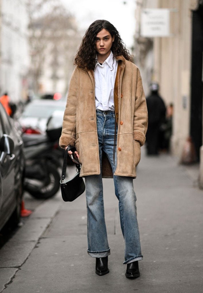 Western Flair: Black Cowboy Boots with Leather Jacket and Blue Jeans Western Flair: Black Cowboy Boots with Leather Jacket and Blue Jeans β Black Boots Outfits