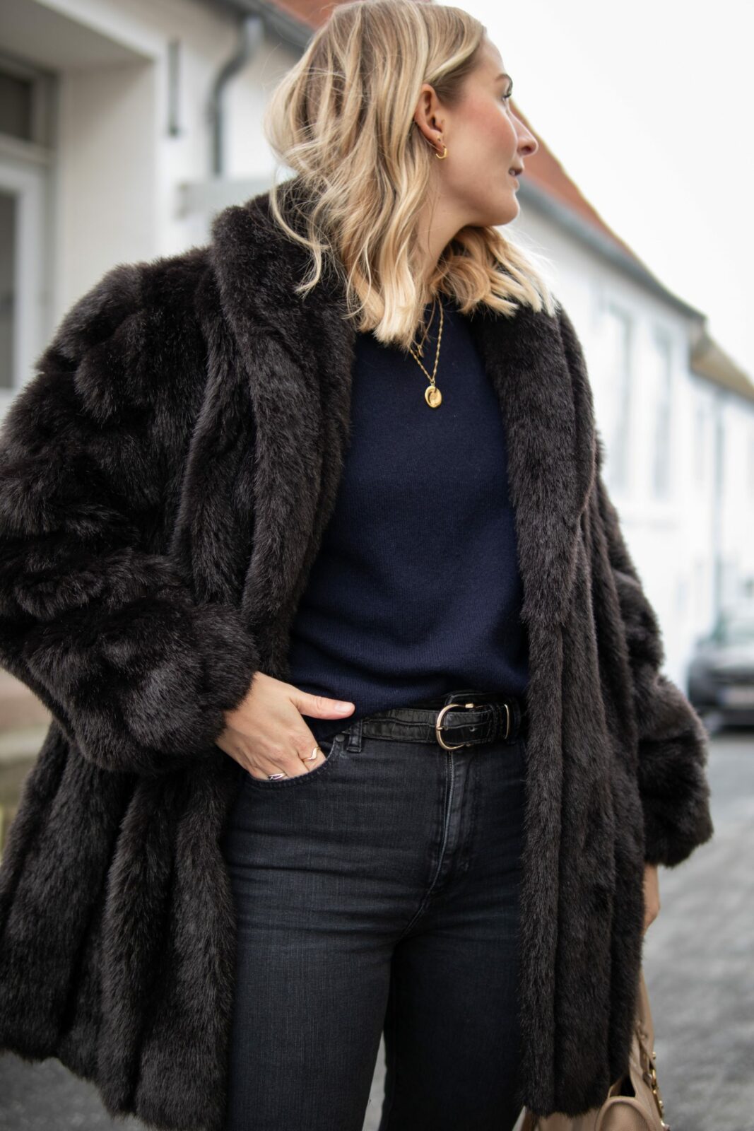 Statement Outerwear: The Faux Fur Coat Statement Outerwear: The Faux Fur Coat β Winter Capsule Wardrobe